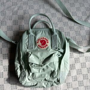 FJALLRAVEN KANKEN Sling Bag